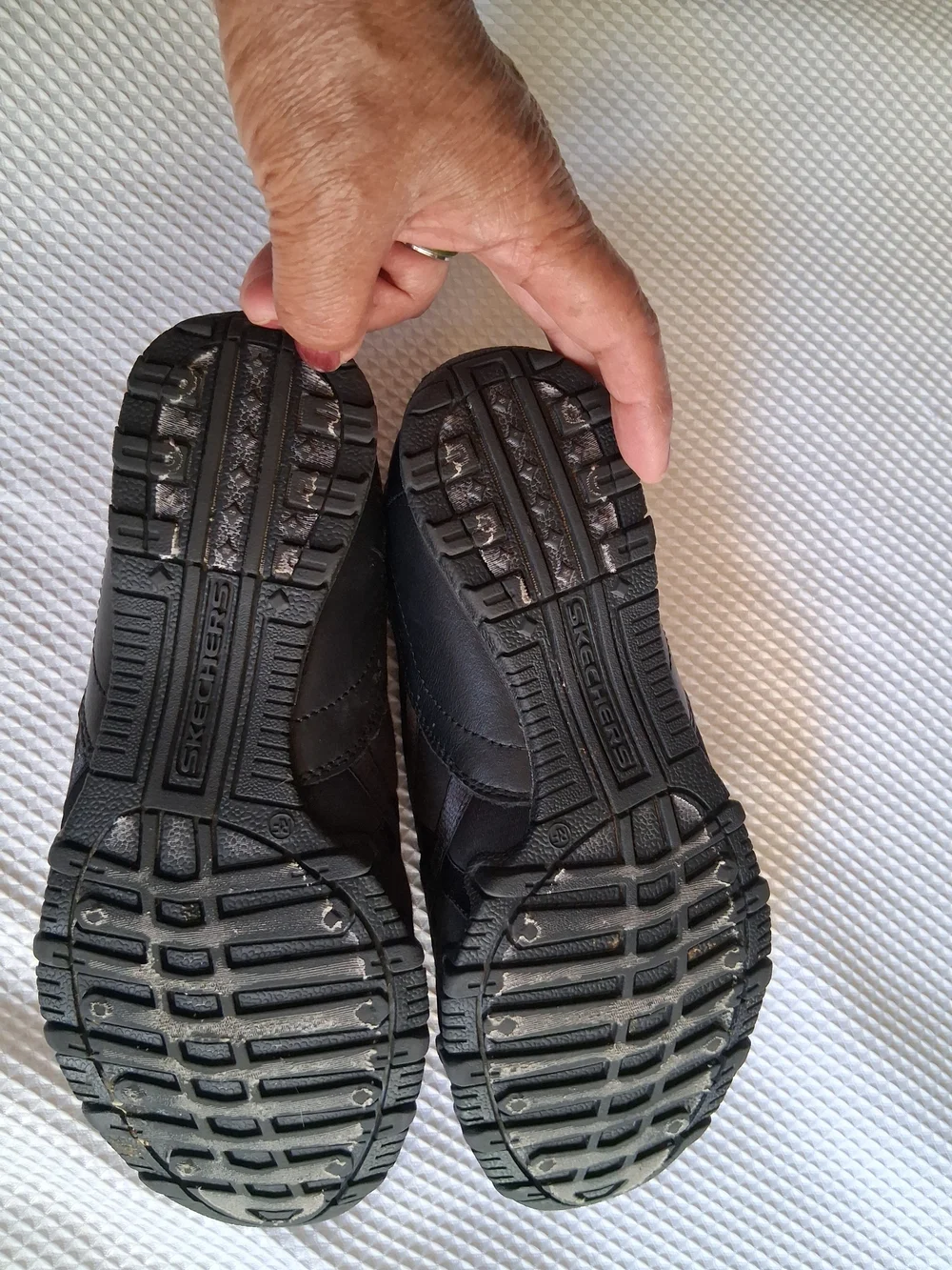 Skechers Relaxed Fit Bikers Satin Dream Black Slip- On Sneakers Size 7